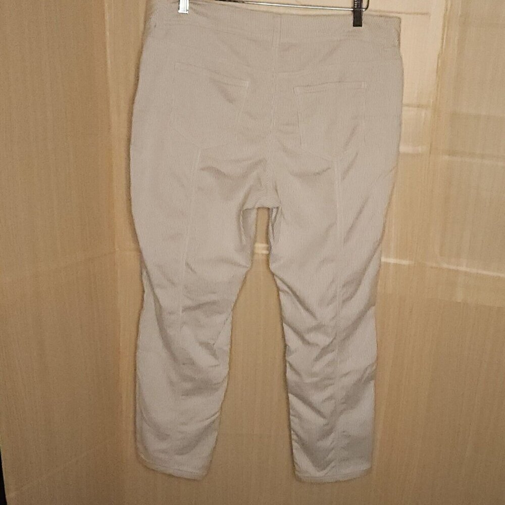 Chico's Tan White Pinstripe Casual Pants Medium - Picture 4 of 10